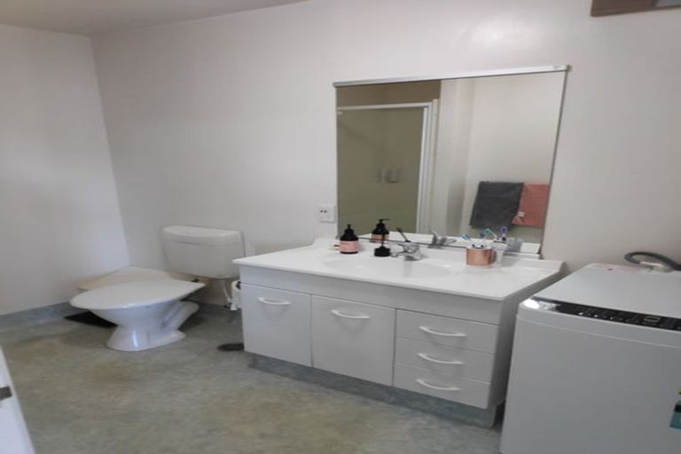 Photo of property in Palm Grove Apartments, 16/13d Palm Grove, Berhampore, Wellington, 6023