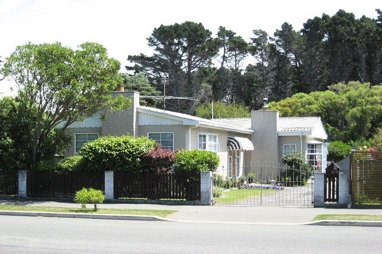 Photo of property in 270 Estuary Road, South New Brighton, Christchurch, 8062