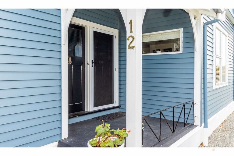 Photo of property in 12 Parsonage Road, Waimate, 7924