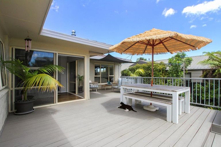 Photo of property in 27 Stella Drive, Clarks Beach, 2122