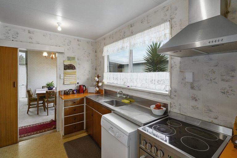 Photo of property in 33 Somerset Crescent, Highbury, Palmerston North, 4412