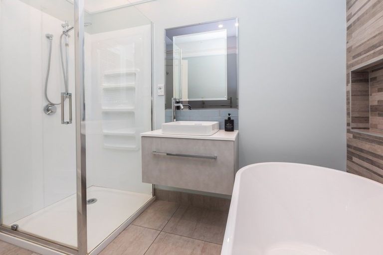 Photo of property in 44 Alpha Avenue, Strowan, Christchurch, 8052