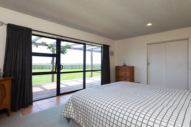 Photo of property in 787 Main North Road, Motunui, Waitara, 4383