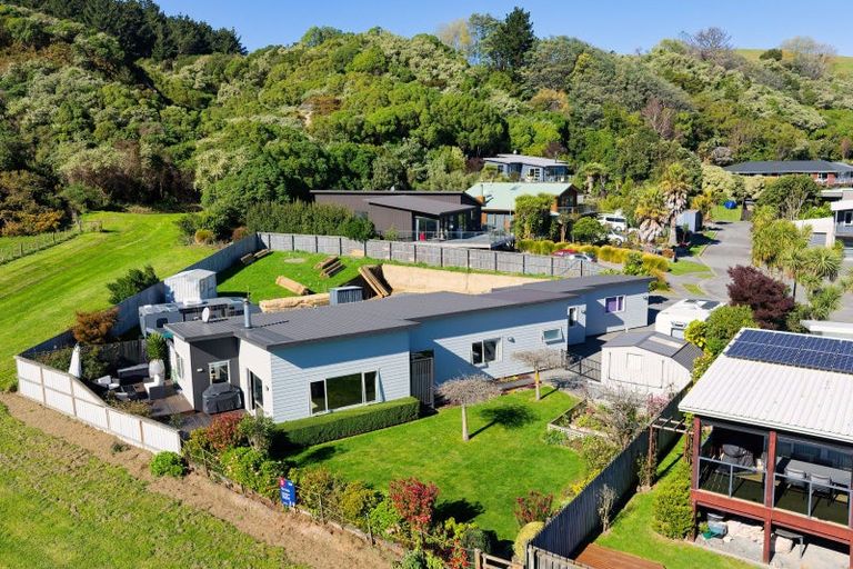 Photo of property in 61 Kotuku Road, South Bay, Kaikoura, 7300
