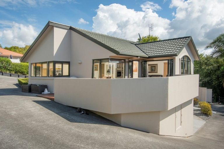Photo of property in 35 Mahonia Place, Pyes Pa, Tauranga, 3112