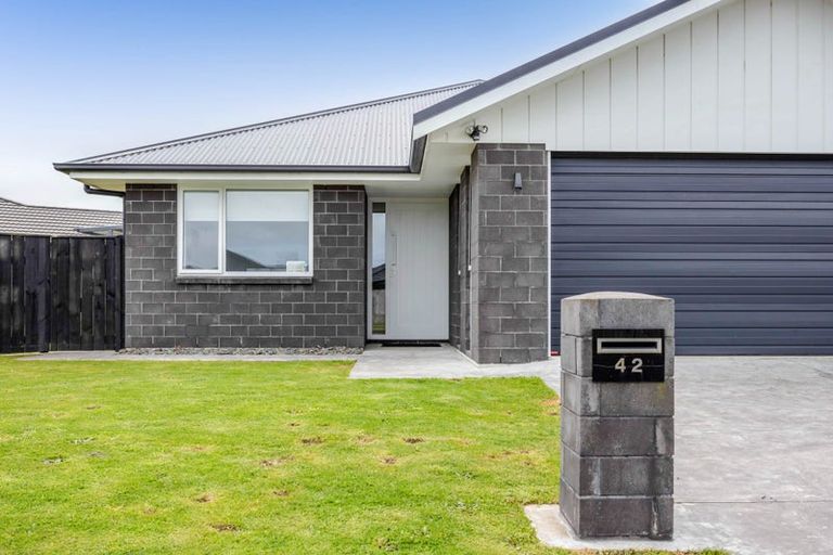 Photo of property in 42 County Drive, Hawera, 4610
