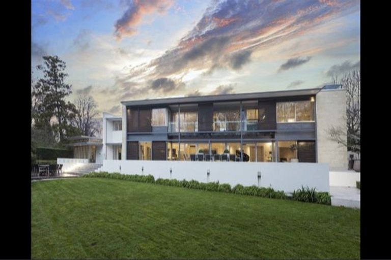 Photo of property in 8 Saint Barnabas Lane, Fendalton, Christchurch, 8052