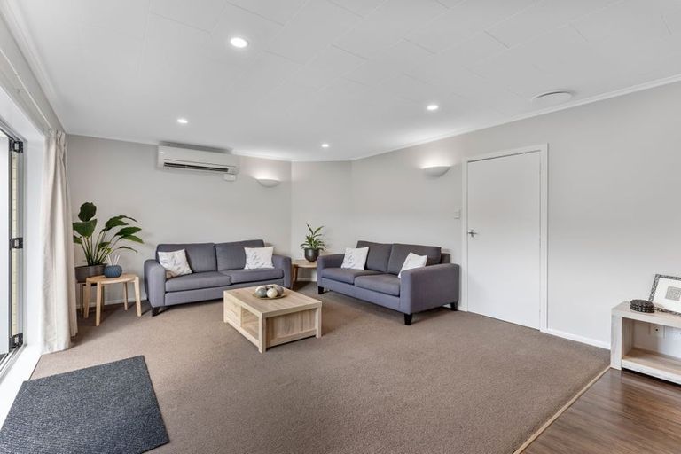 Photo of property in 13b Pinehaven Road, Pinehaven, Upper Hutt, 5019