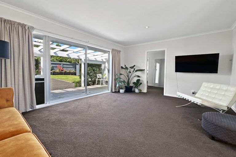 Photo of property in 222 Don Buck Road, Massey, Auckland, 0614