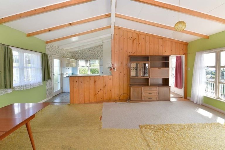 Photo of property in 34 De Luen Avenue, Tindalls Beach, Whangaparaoa, 0930