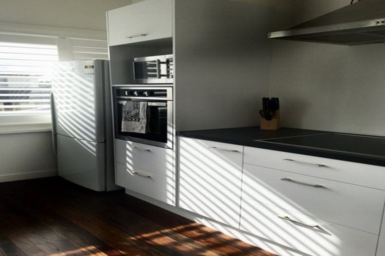 Photo of property in 16 Albert Road, Devonport, Auckland, 0624