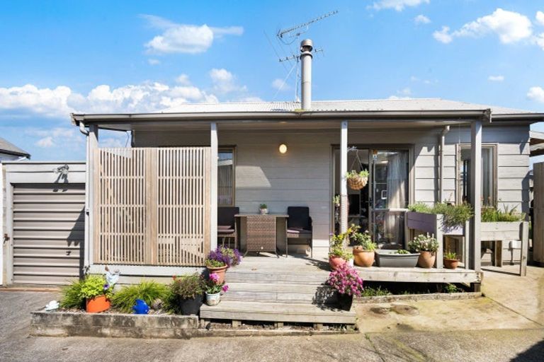 Photo of property in 4b Fernleigh Avenue, Waiuku, 2123