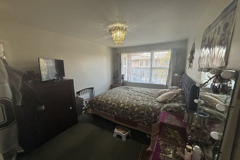 Photo of property in 2/10 Aorangi Road, Bryndwr, Christchurch, 8053