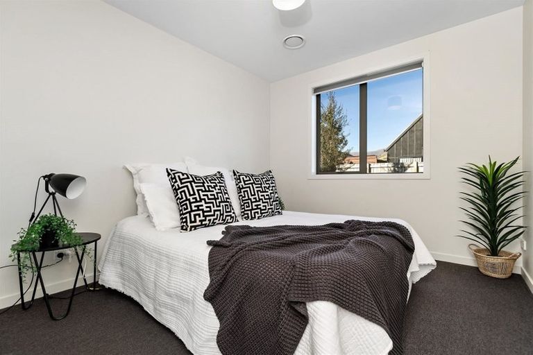Photo of property in 12 Mystery Grove, Lake Hayes, Queenstown, 9304