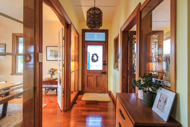 Photo of property in 10 Mitchell Street, Brooklyn, Wellington, 6021