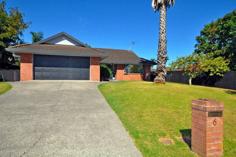 Photo of property in 6 Lothian Brae, Wattle Downs, Auckland, 2103