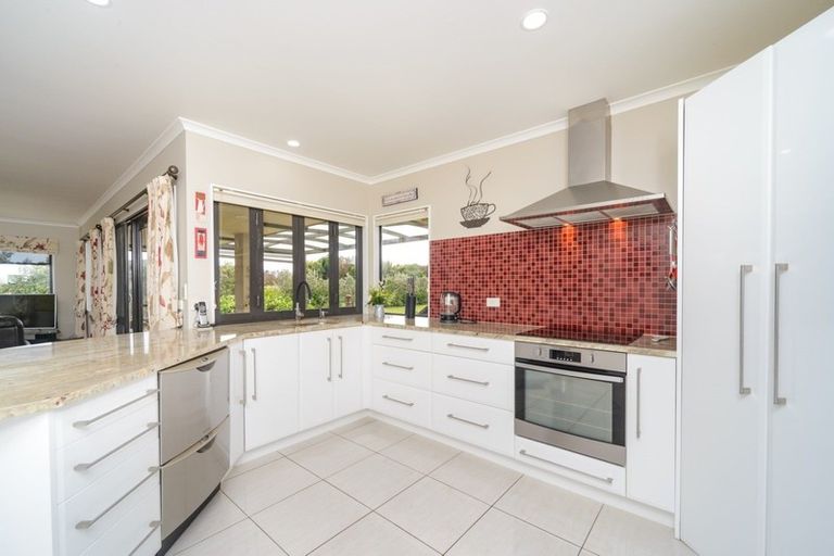 Photo of property in 25 Riverview Lane, Ashhurst, Palmerston North, 4470