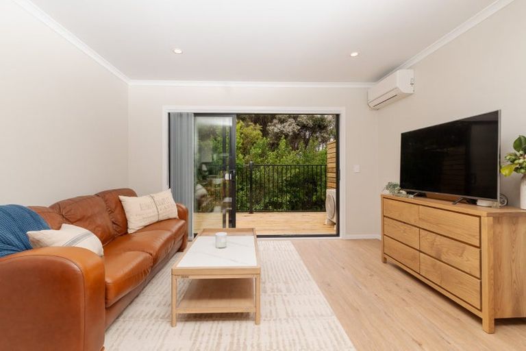 Photo of property in 2/125b Metcalfe Road, Ranui, Auckland, 0612