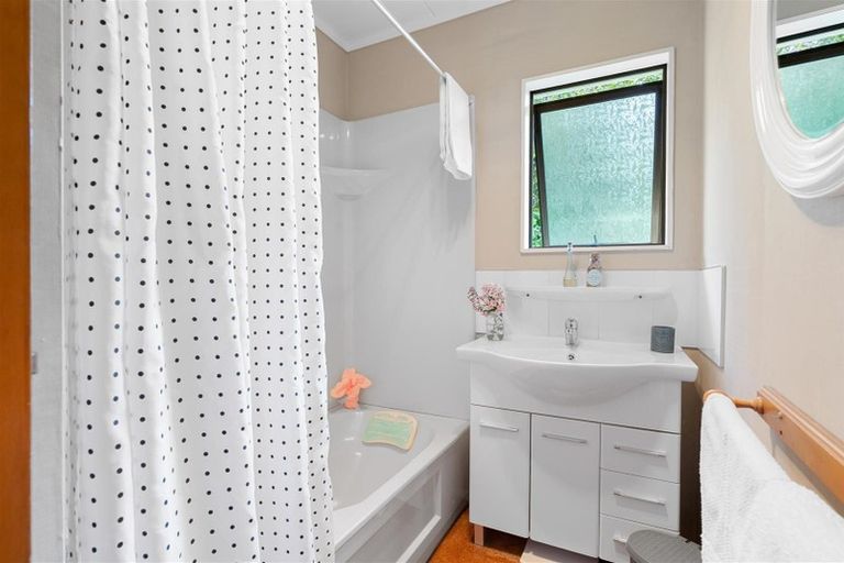 Photo of property in 168 Massey Road, Waipu, 0582