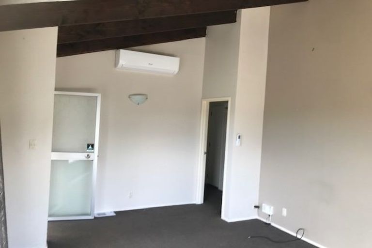 Photo of property in 2/10 Waratah Street, Birkenhead, Auckland, 0626