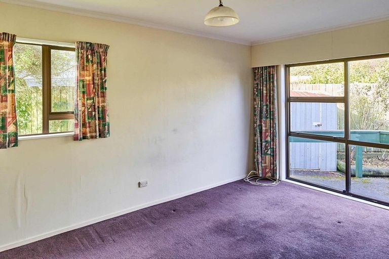 Photo of property in 3 Naver Place, Papakowhai, Porirua, 5024