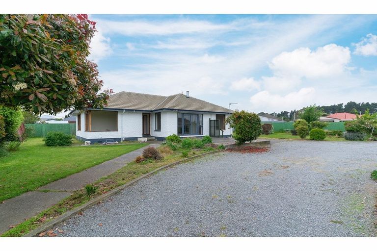 Photo of property in 17 Quebec Place, Wainoni, Christchurch, 8061