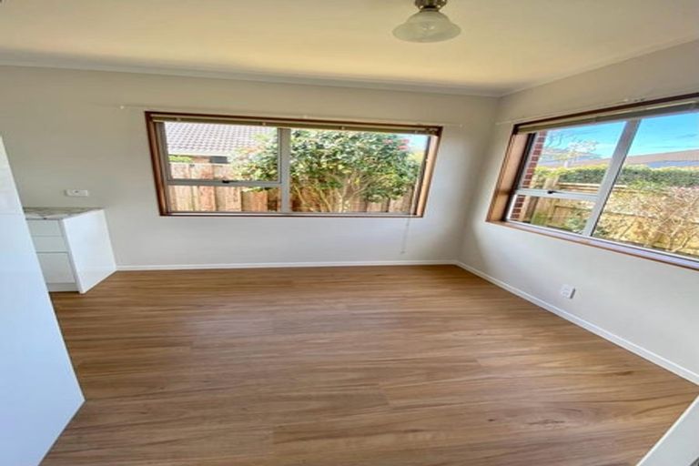 Photo of property in 11/81 Shakespeare Road, Milford, Auckland, 0620