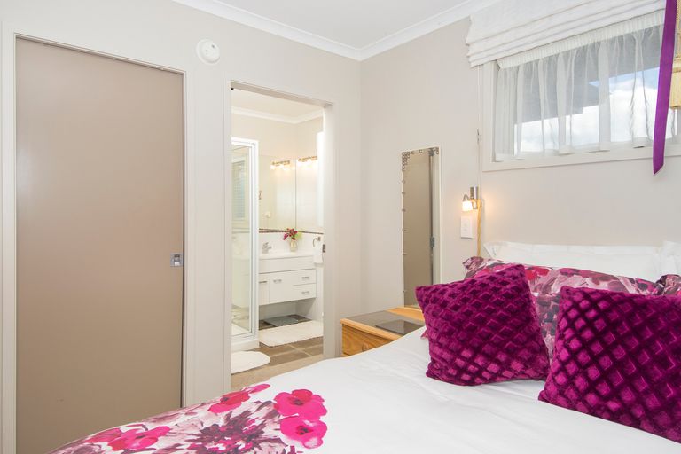 Photo of property in 12 Montrose Place, Pyes Pa, Tauranga, 3112