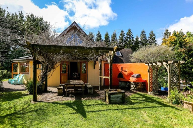 Photo of property in 223 Plymouth Road, Omata, New Plymouth, 4374