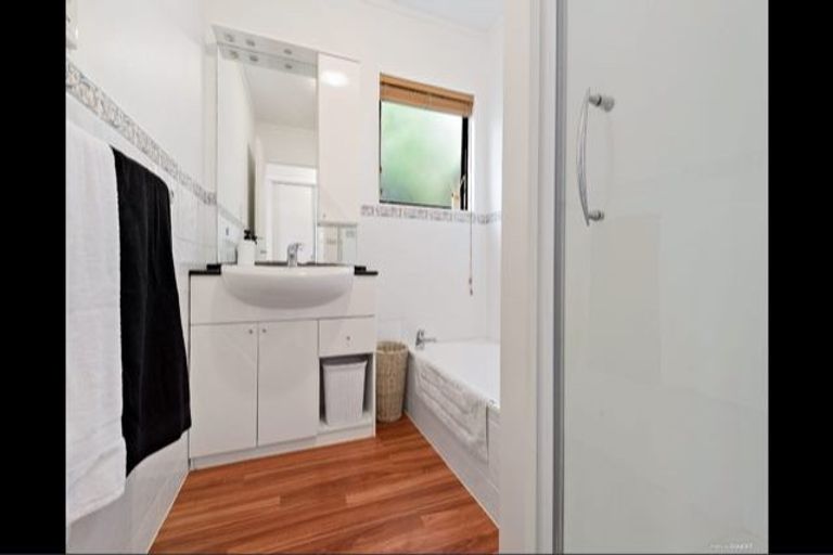 Photo of property in 18 The Glade North, Pukekohe, 2120