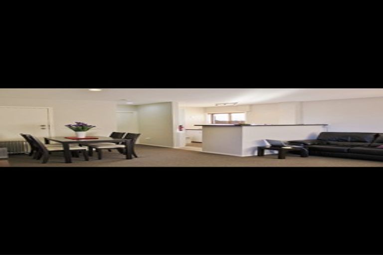 Photo of property in 1/9-11 Masterton Road, Rothesay Bay, Auckland, 0630