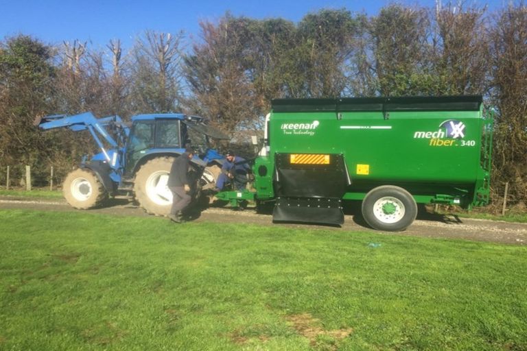 Photo of property in 354 Paraite Road, Paraite, New Plymouth, 4373