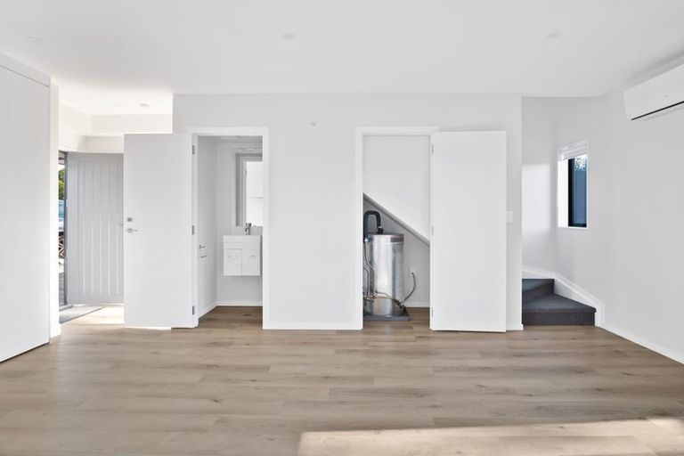 Photo of property in 10/15 Sunhill Road, Sunnyvale, Auckland, 0612