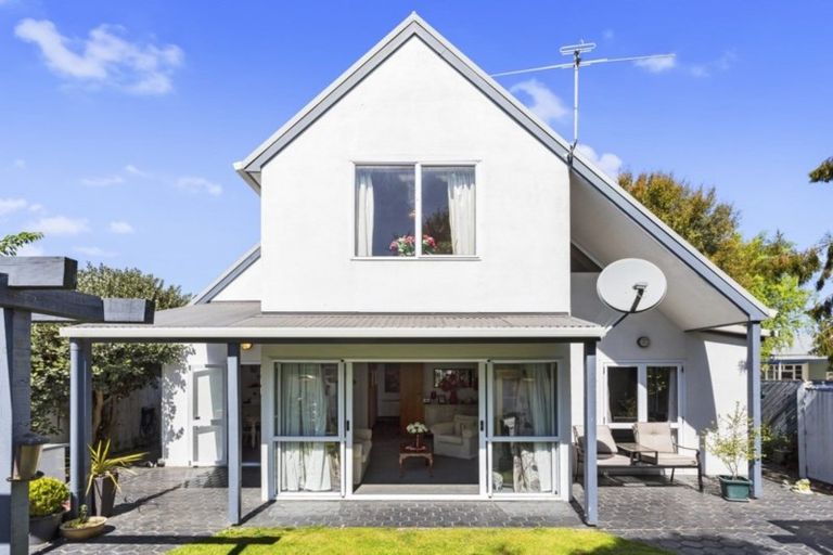 Photo of property in 79 Blighs Road, Strowan, Christchurch, 8052