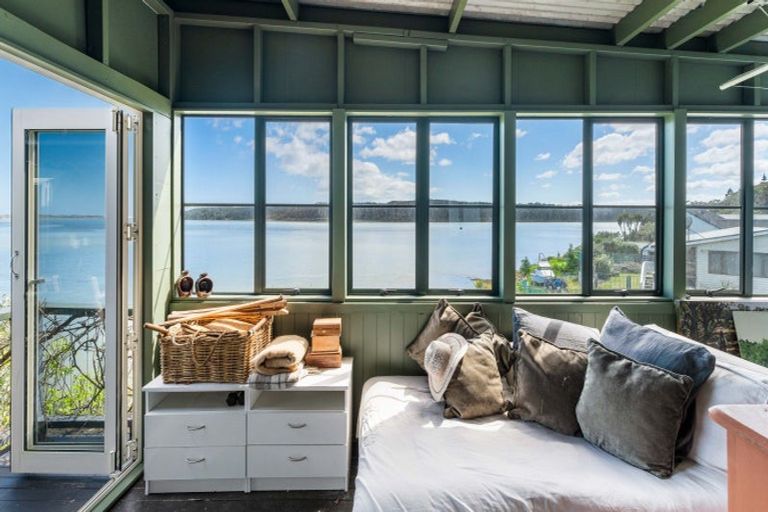 Photo of property in 40 Tuakau Bridge-port Waikato Road, Port Waikato, Tuakau, 2695