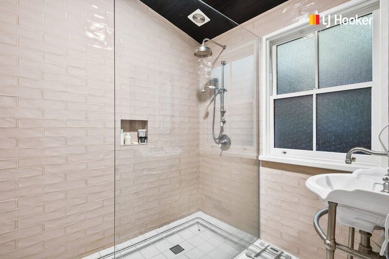 Photo of property in 5 Macandrew Road, Careys Bay, Port Chalmers, 9023