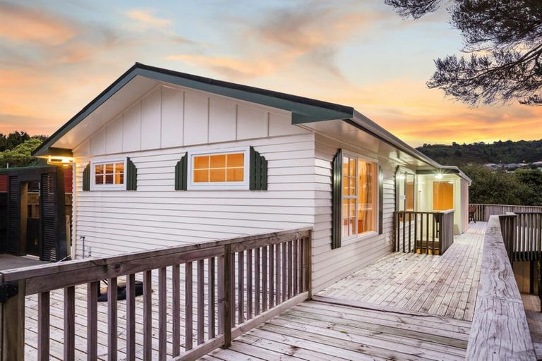 Photo of property in 96 Leeward Drive, Whitby, Porirua, 5024