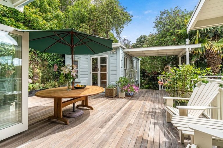 Photo of property in 1 Kapai Road, Devonport, Auckland, 0624