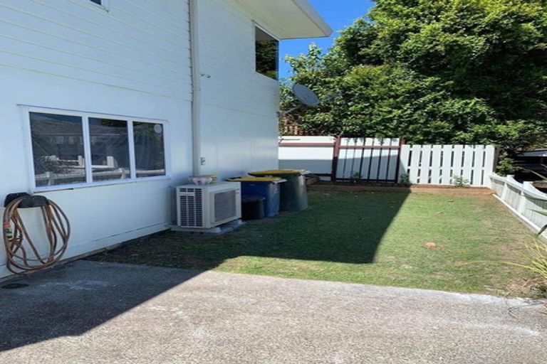 Photo of property in 27 Spargo Road, Massey, Auckland, 0614