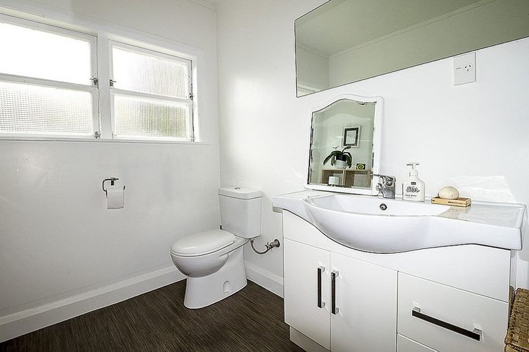 Photo of property in 12 Kent Crescent, Awapuni, Palmerston North, 4412