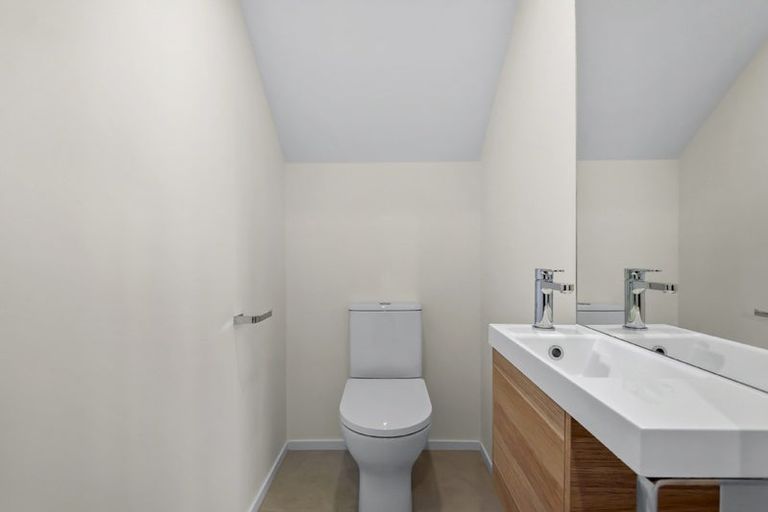 Photo of property in 15 Isabella Lane, Henderson, 0610