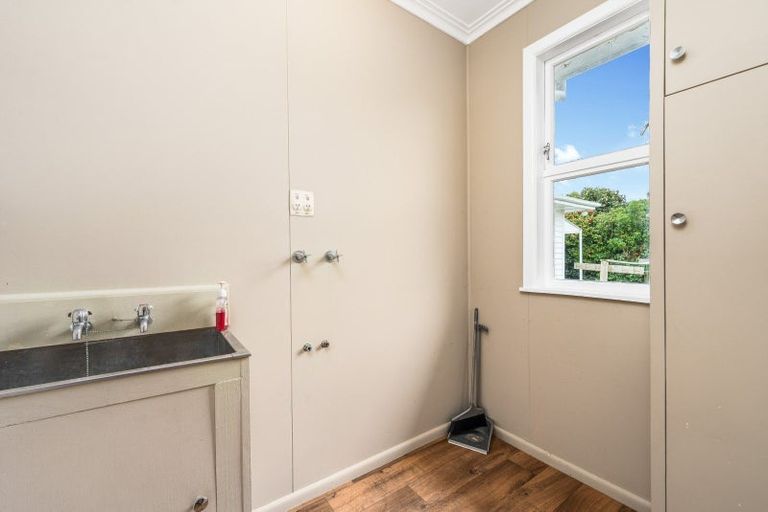Photo of property in 15 Swansea Street, Hokowhitu, Palmerston North, 4410