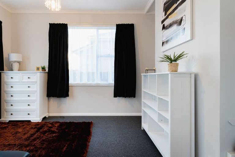 Photo of property in 228 Oxford Street, South Dunedin, Dunedin, 9012