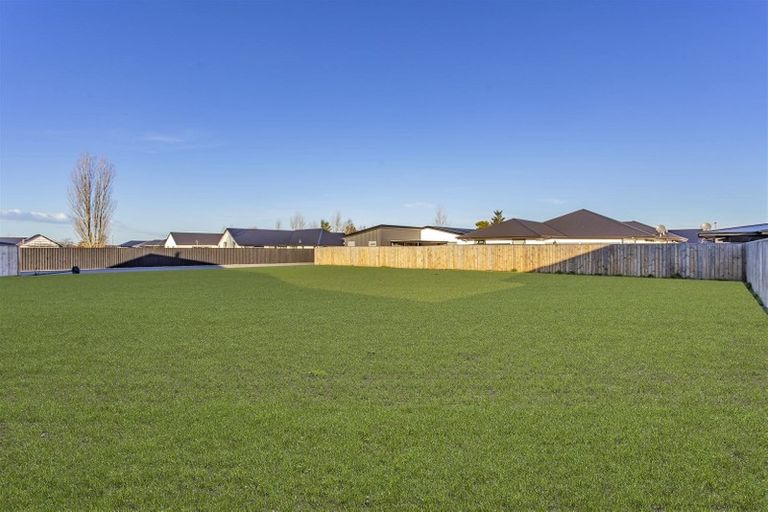Photo of property in 22 Chatsworth Avenue, Rangiora, 7400