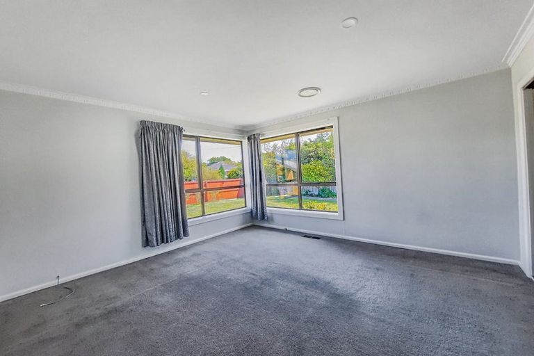 Photo of property in 22 Sevenoaks Drive, Bryndwr, Christchurch, 8053