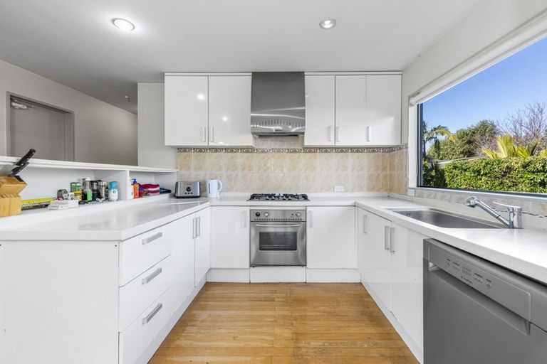 Photo of property in 19 Woodside Avenue, Northcote, Auckland, 0627