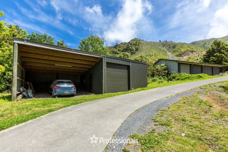 Photo of property in 740 Moonshine Hill Road, Moonshine Valley, Porirua, 5381