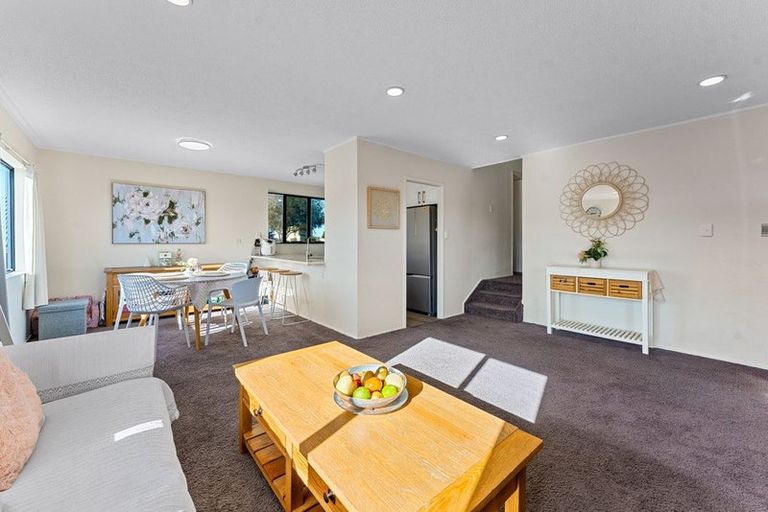 Photo of property in 1/13a Kitewao Street, Northcote, Auckland, 0627