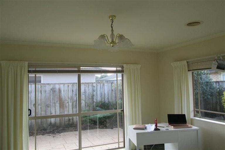 Photo of property in 8 Glen Loch Place, Paraparaumu, 5032