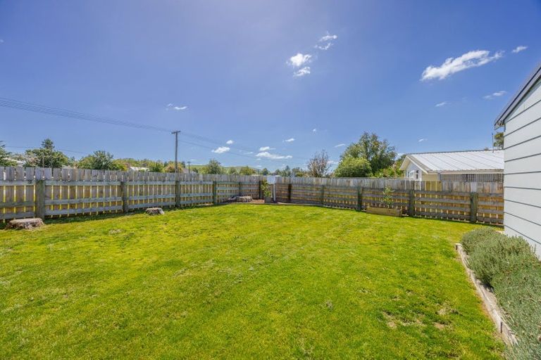 Photo of property in 33 Carruthers Street, Otane, 4202